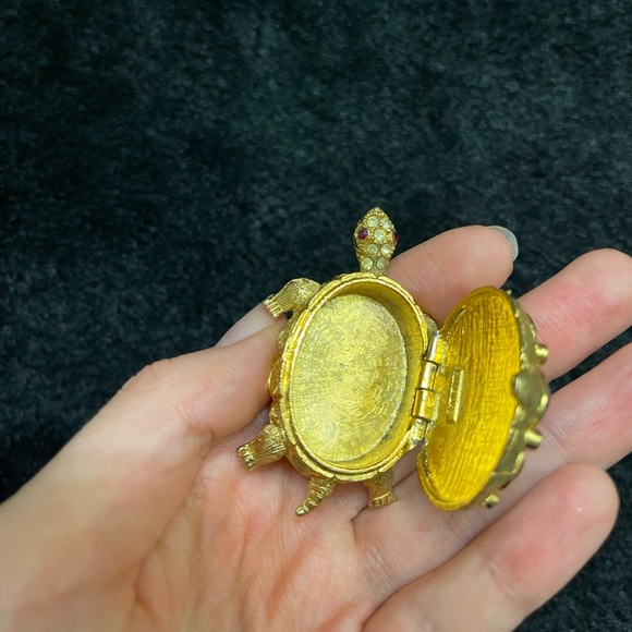 Florenza Turtle Trinket - Picture 2 of 3